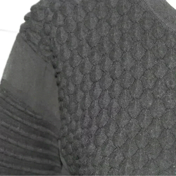 Troupe Women’s Scalloped Blouse Black High Low Shear Sleeve Stretch Top Medium - Picture 6 of 7